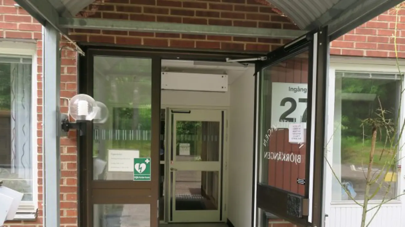 Reception med glasruta